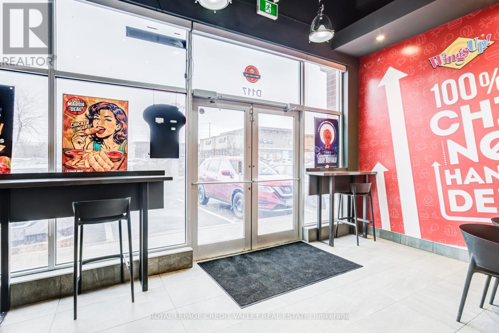 1900 Fowler Drive, Mississauga, Ontario  L5K 1T7 - Photo 5 - W12895638