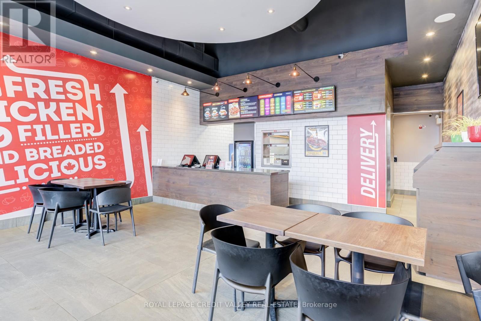 1900 Fowler Drive, Mississauga, Ontario  L5K 1T7 - Photo 9 - W12895638