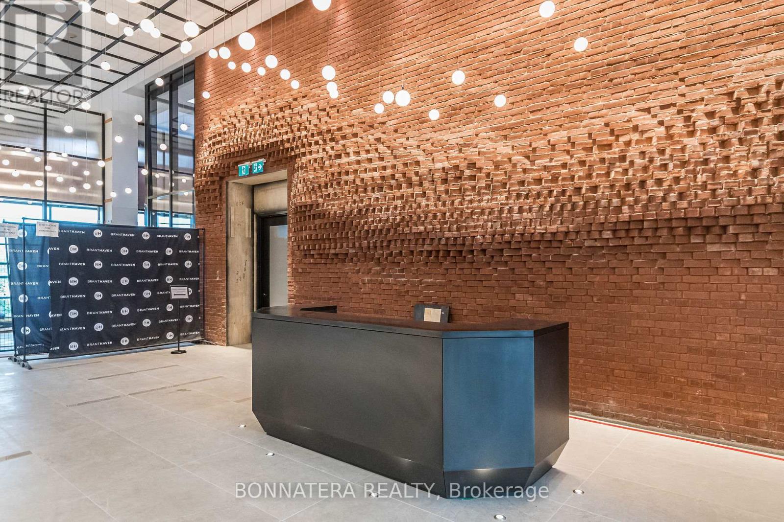 421 - 3200 William Coltson Avenue, Oakville, Ontario  L6H 7C2 - Photo 4 - W12895646