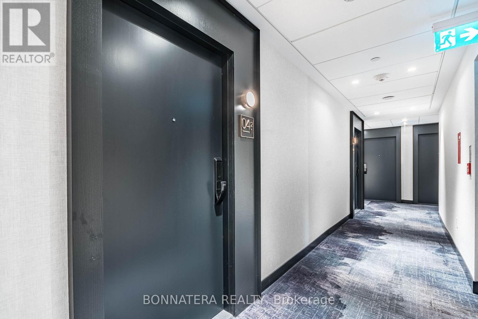 421 - 3200 William Coltson Avenue, Oakville, Ontario  L6H 7C2 - Photo 5 - W12895646