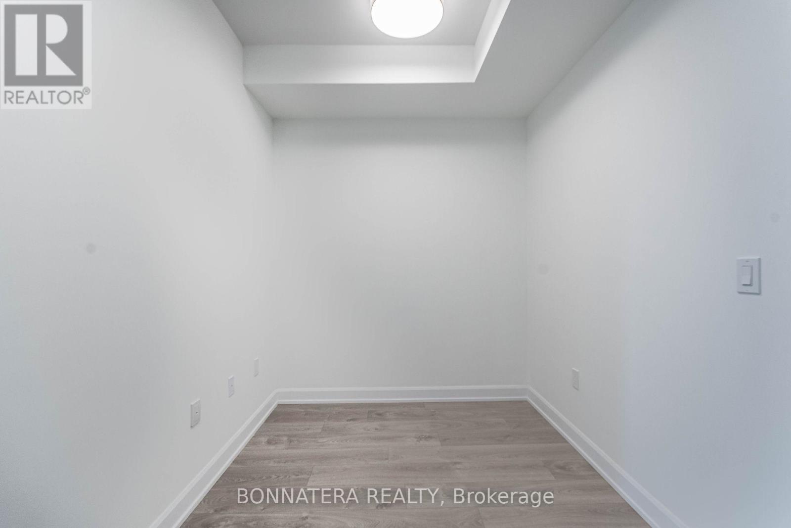 421 - 3200 William Coltson Avenue, Oakville, Ontario  L6H 7C2 - Photo 8 - W12895646