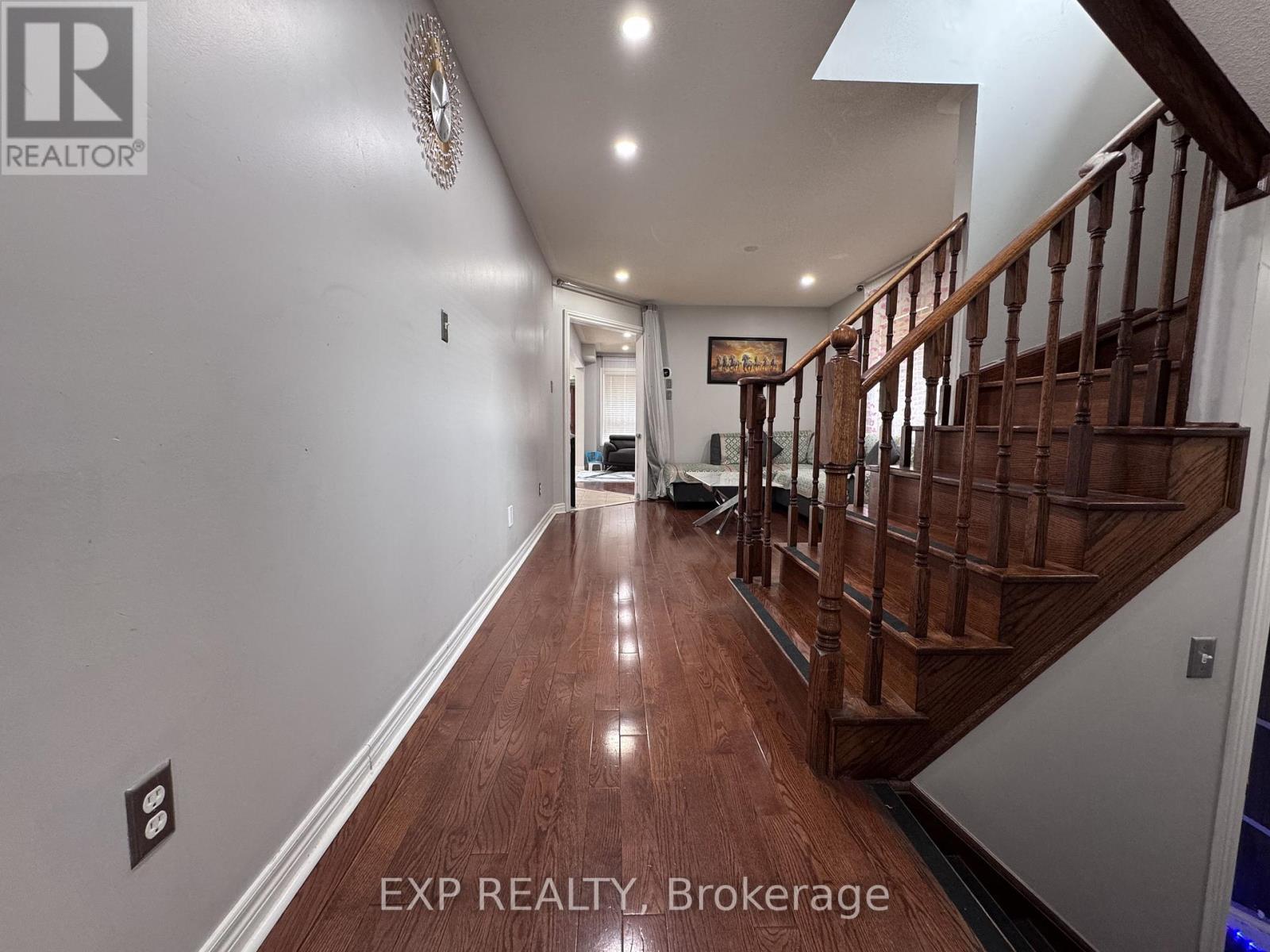 43 Thornbush Boulevard, Brampton, Ontario  L7A 0K5 - Photo 3 - W12895782