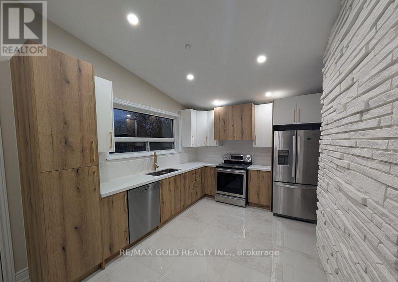 15 ATHLONE AVENUE, Brampton, Ontario