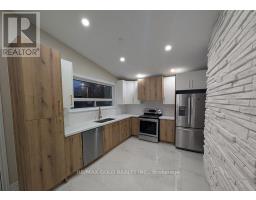 15 ATHLONE AVENUE, Brampton, Ontario