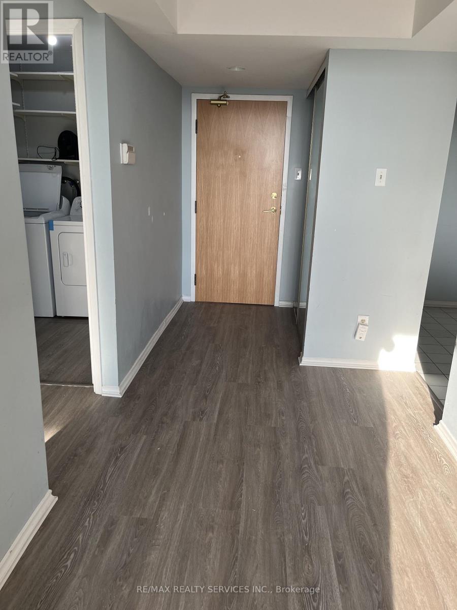 1206 - 330 Mill Street S, Brampton, Ontario  L6Y 3V3 - Photo 3 - W12895798