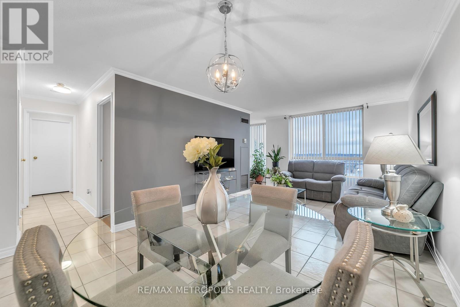 1604 - 2470 Eglinton Avenue W, Toronto, Ontario  M6M 5E7 - Photo 3 - W12895800