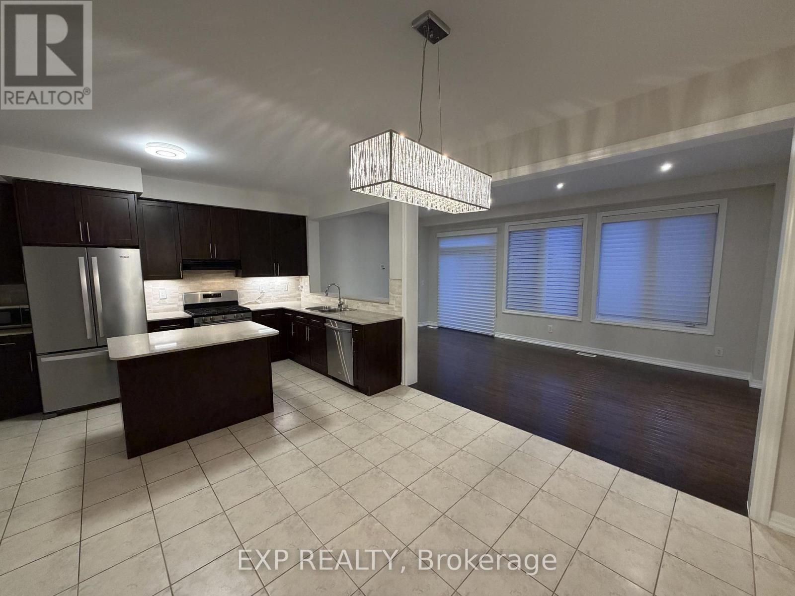 30 Whitmer Street, Milton, Ontario  L9T 0R5 - Photo 3 - W12895884