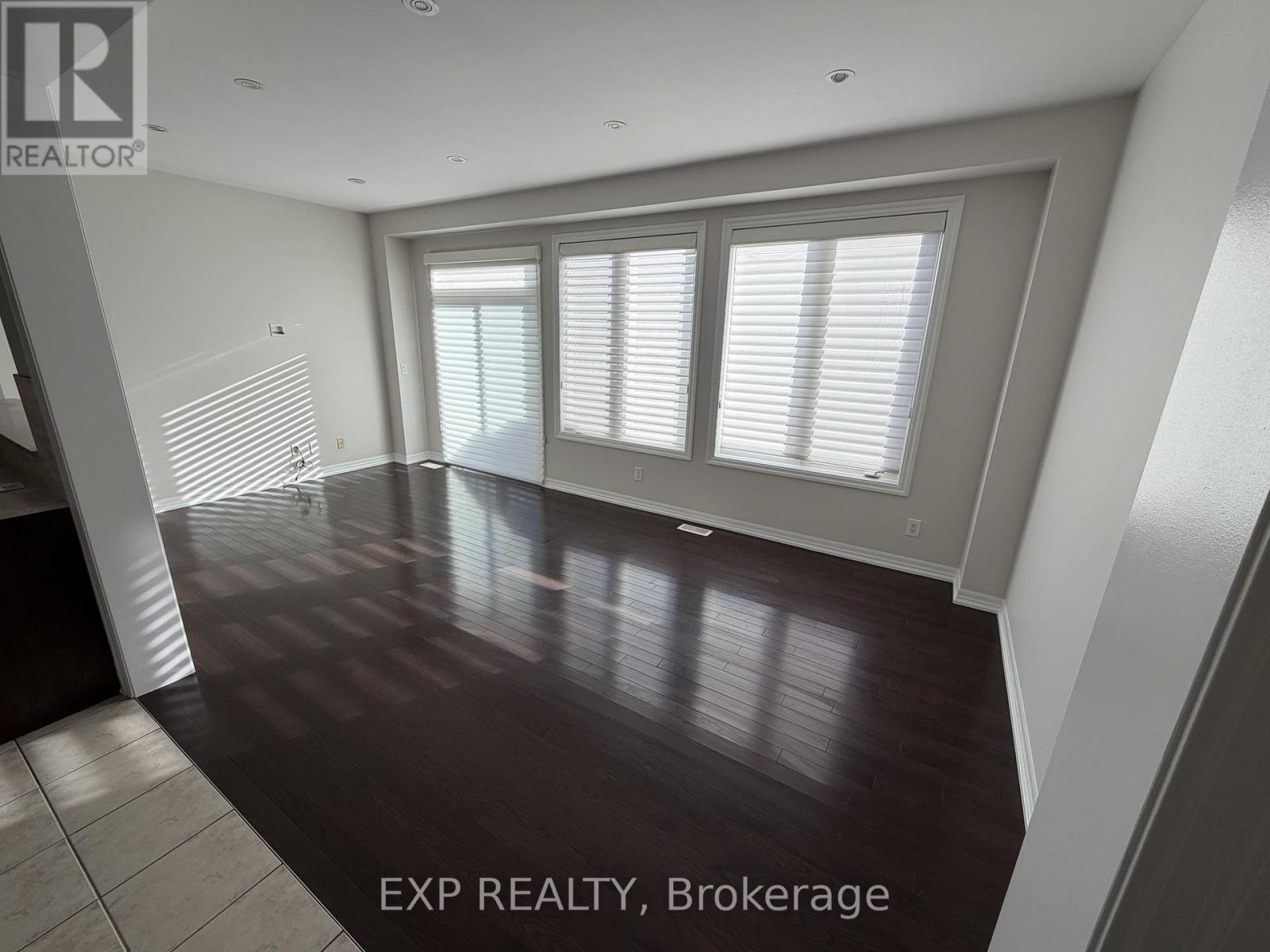 30 Whitmer Street, Milton, Ontario  L9T 0R5 - Photo 4 - W12895884