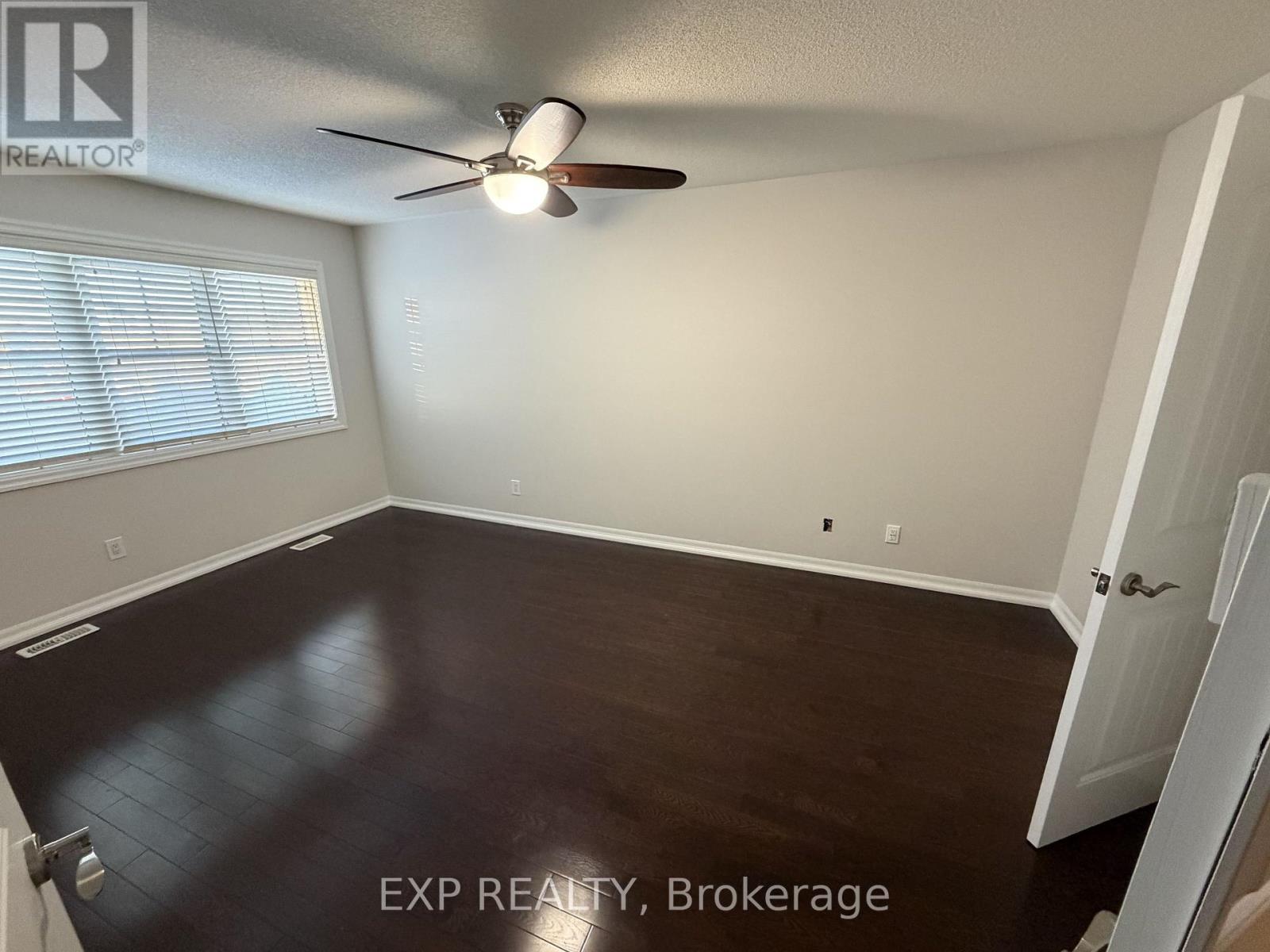 30 Whitmer Street, Milton, Ontario  L9T 0R5 - Photo 6 - W12895884