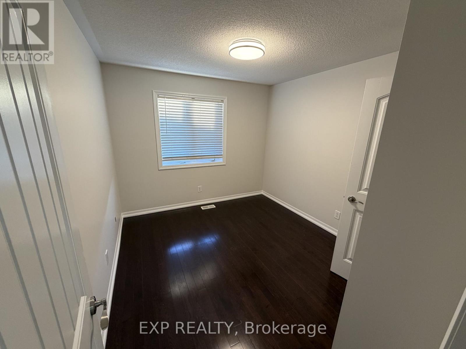 30 Whitmer Street, Milton, Ontario  L9T 0R5 - Photo 9 - W12895884