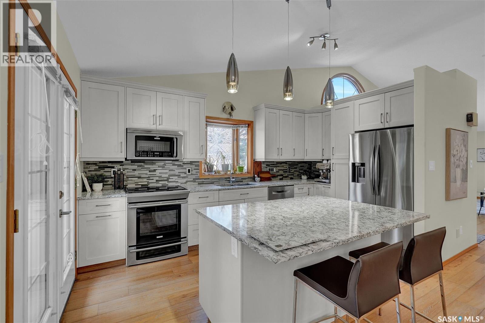 3328 Lakeshore Court, Regina, Saskatchewan  S4S 7H8 - Photo 12 - SK030723