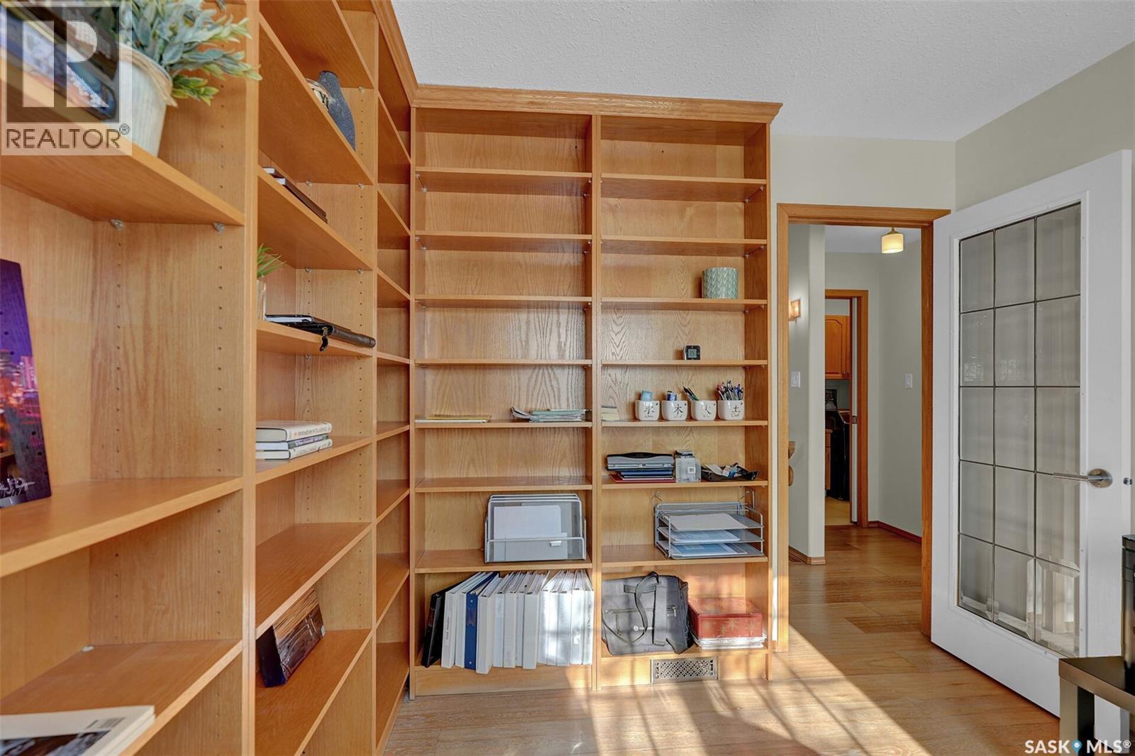 3328 Lakeshore Court, Regina, Saskatchewan  S4S 7H8 - Photo 18 - SK030723