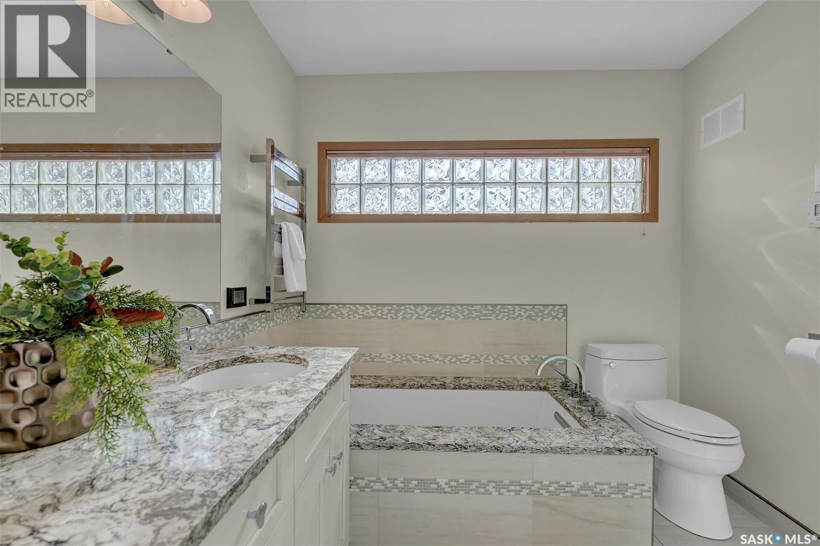 3328 Lakeshore Court, Regina, Saskatchewan  S4S 7H8 - Photo 23 - SK030723