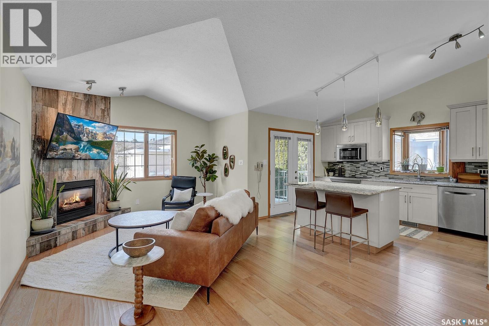 3328 Lakeshore Court, Regina, Saskatchewan  S4S 7H8 - Photo 8 - SK030723