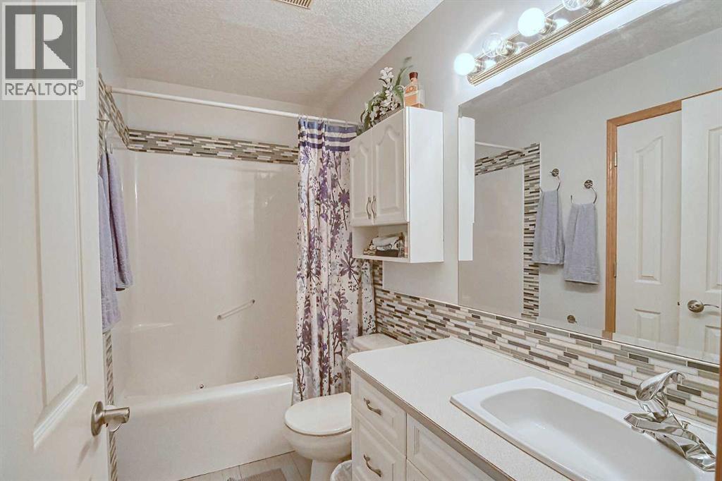 1701 Mossip Avenue, Crossfield, Alberta  T0M 0S0 - Photo 27 - A2289649