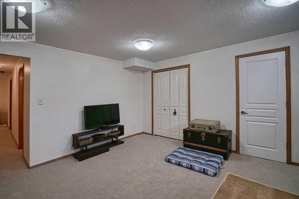 1701 Mossip Avenue, Crossfield, Alberta  T0M 0S0 - Photo 40 - A2289649