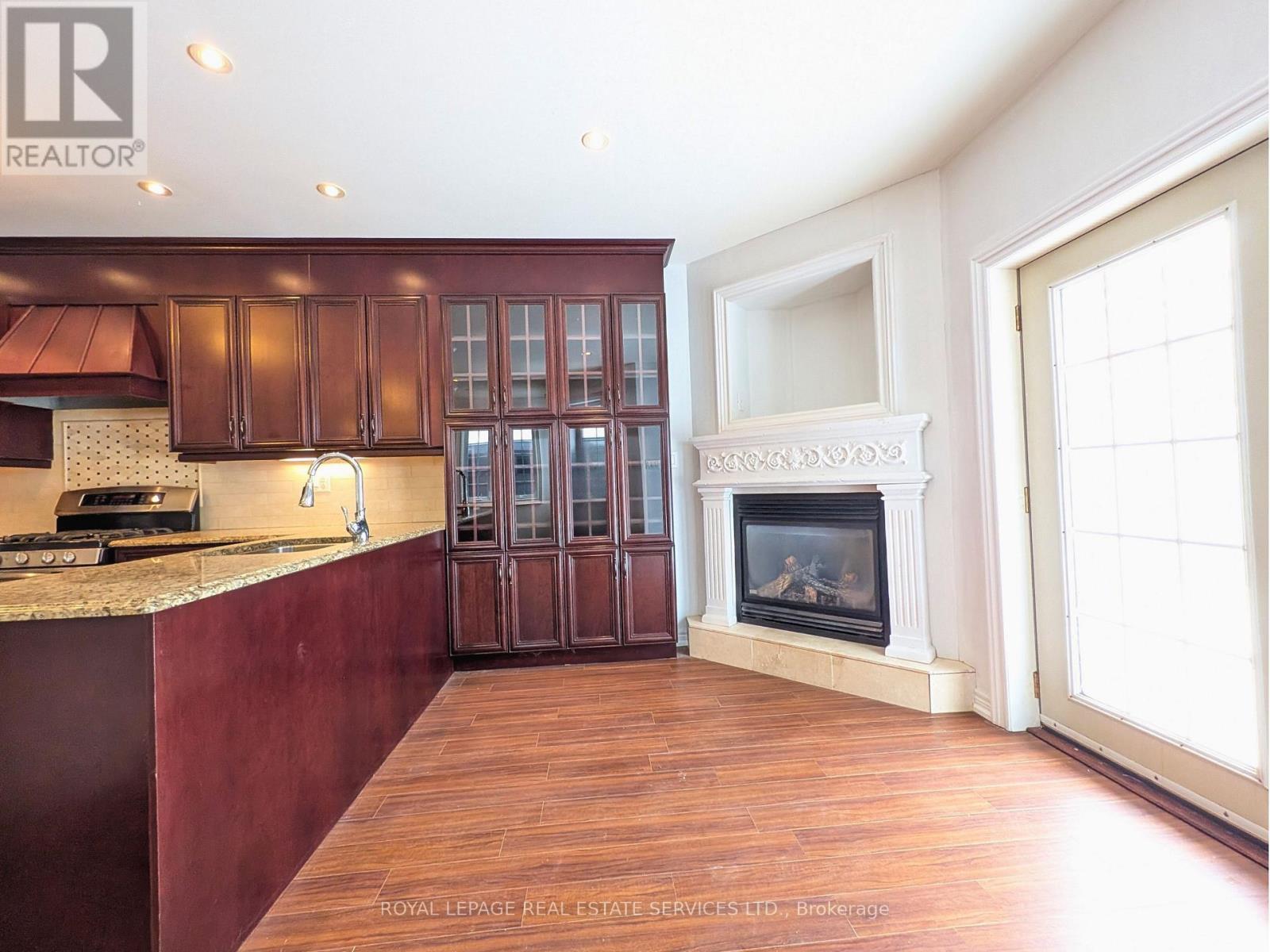 20 Holgate Street, Barrie, Ontario  L4N 2T5 - Photo 21 - S12885336