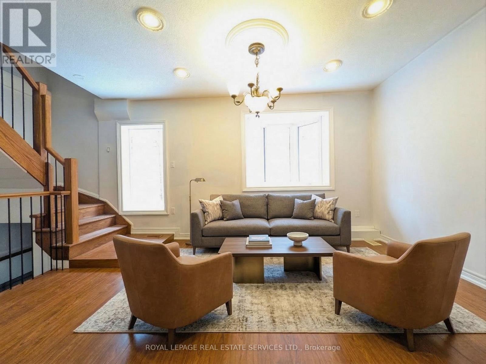 20 Holgate Street, Barrie, Ontario  L4N 2T5 - Photo 9 - S12885336