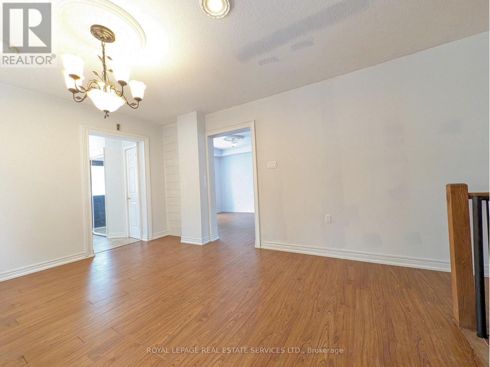 20 Holgate Street, Barrie, Ontario  L4N 2T5 - Photo 13 - S12885336