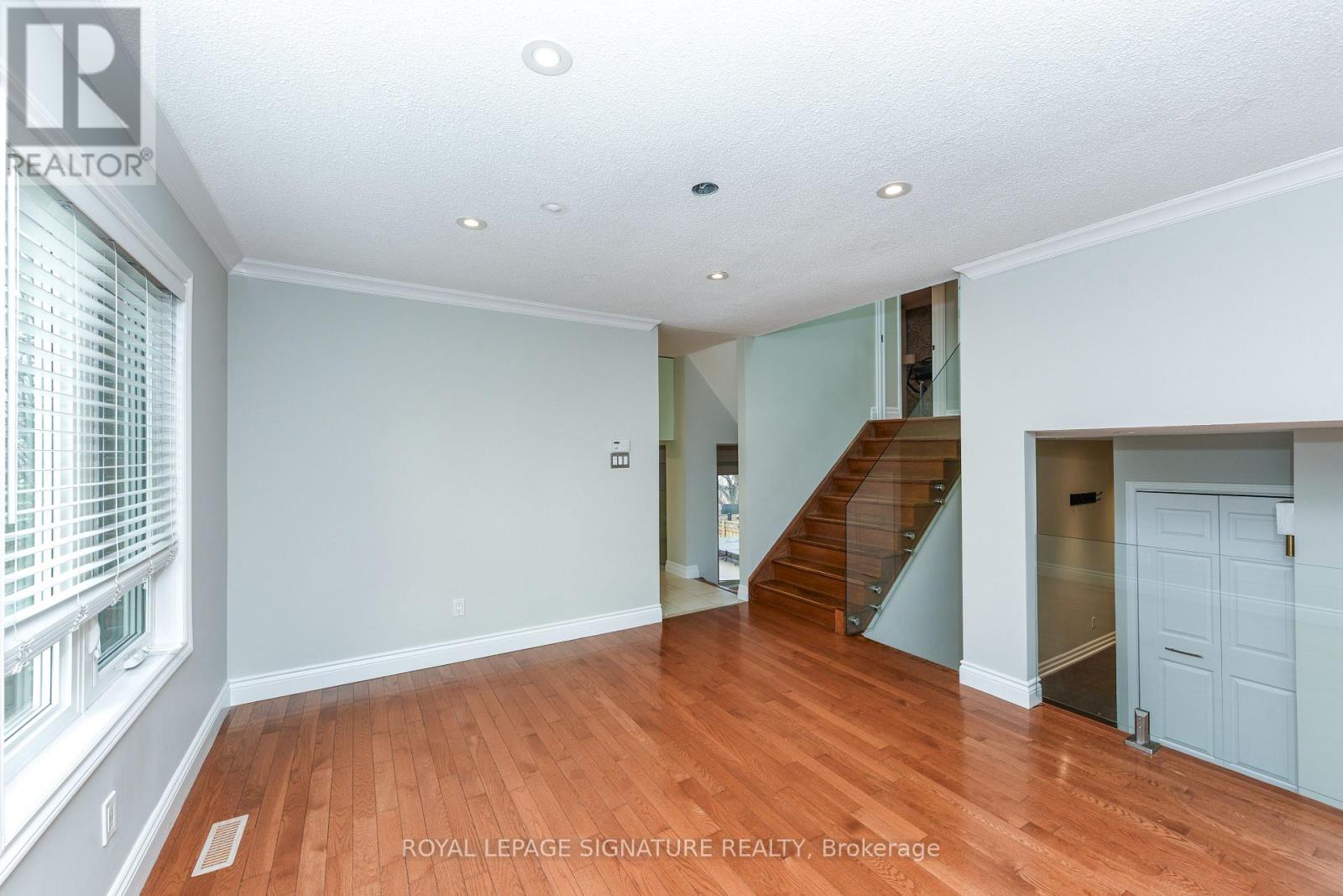 Upper Level - 3162 Folkway Drive, Mississauga, Ontario  L5L 2A3 - Photo 13 - W12895142