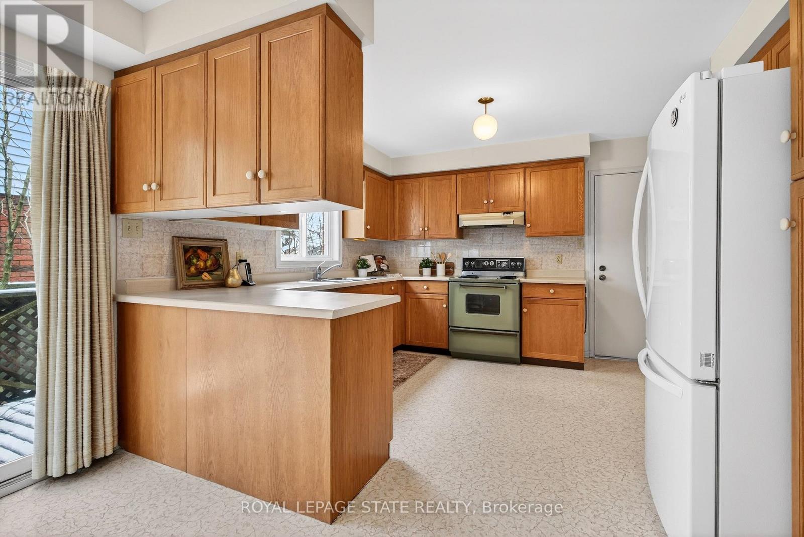 133 Central Avenue, Grimsby, Ontario  L3M 4Z3 - Photo 21 - X12895758