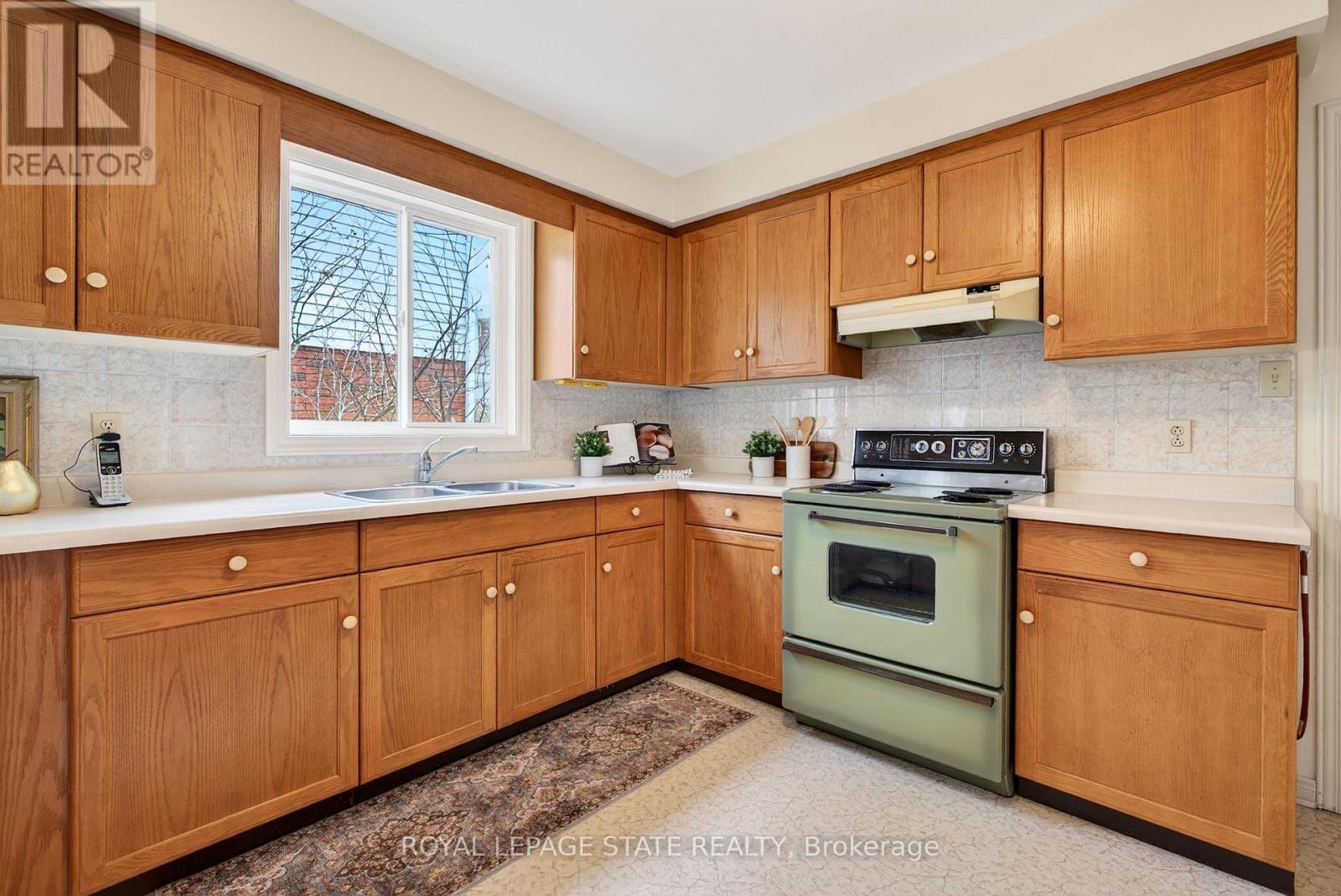 133 Central Avenue, Grimsby, Ontario  L3M 4Z3 - Photo 23 - X12895758