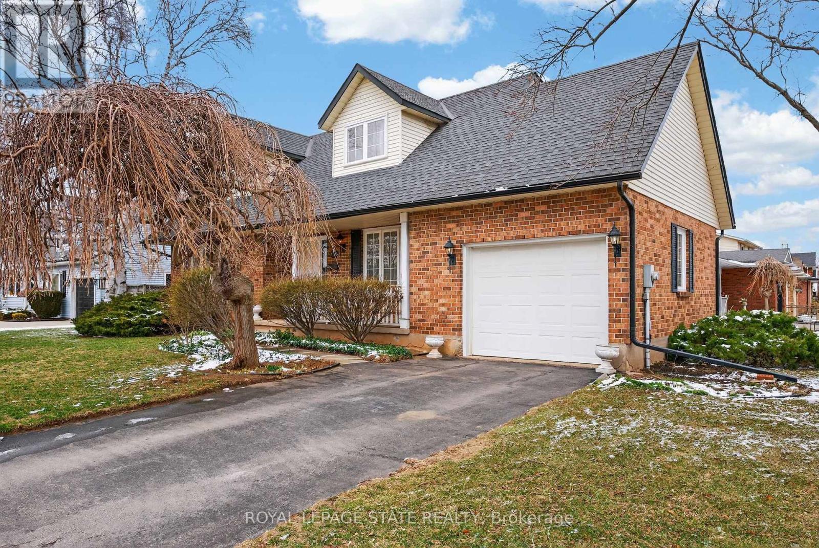 133 Central Avenue, Grimsby, Ontario  L3M 4Z3 - Photo 7 - X12895758