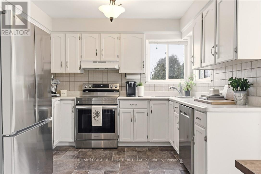 113 Edward Court, West Lincoln, Ontario  L0R 2A0 - Photo 12 - X12895810