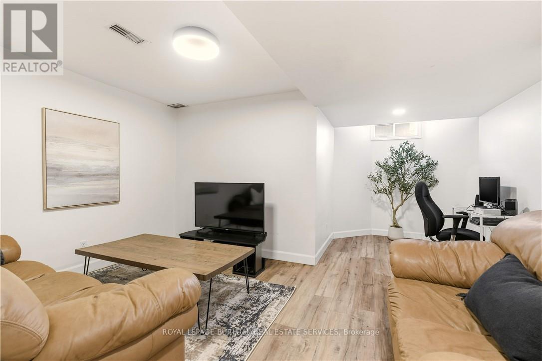 113 Edward Court, West Lincoln, Ontario  L0R 2A0 - Photo 35 - X12895810