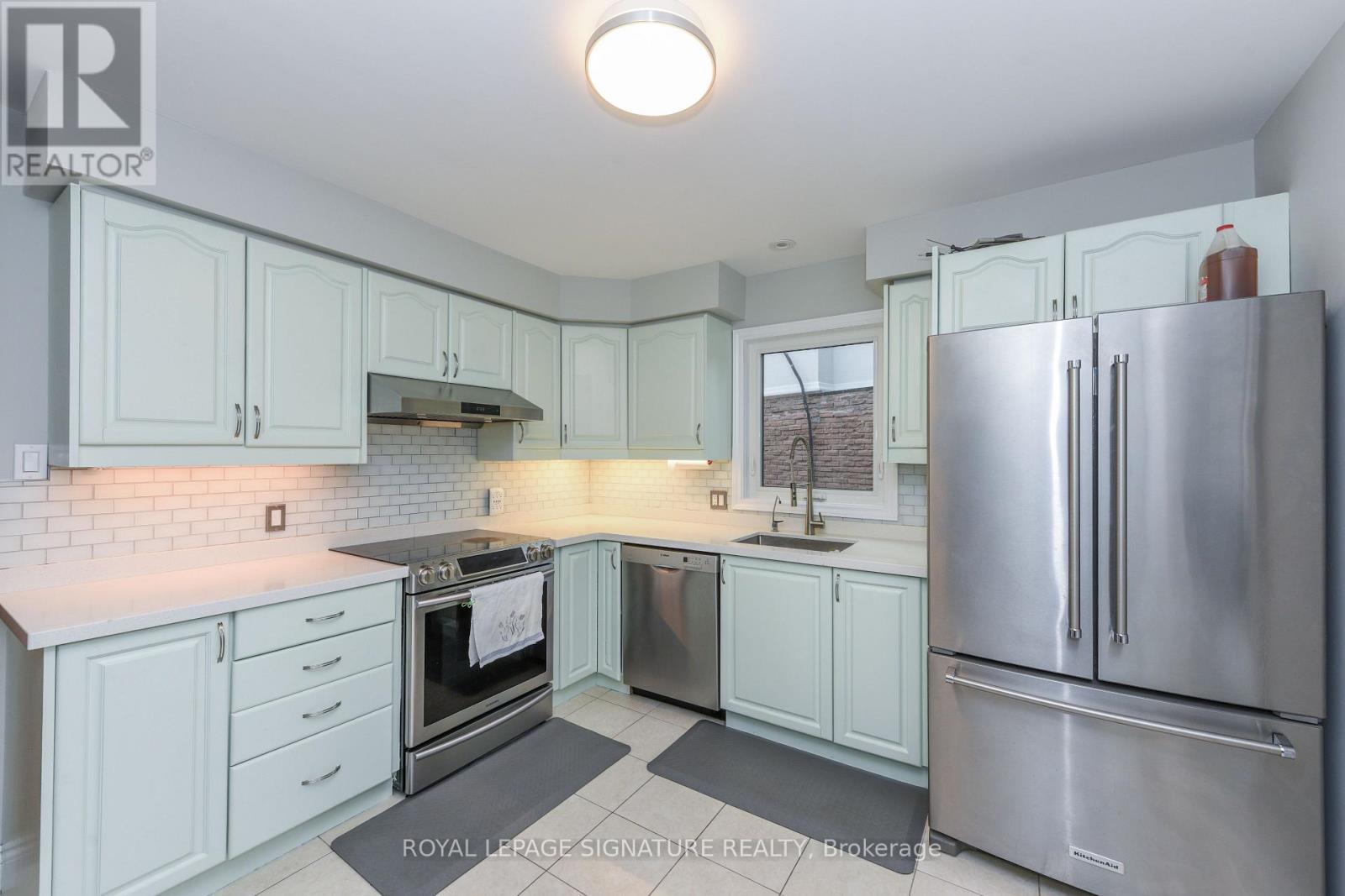 Upper Level - 3162 Folkway Drive, Mississauga, Ontario  L5L 2A3 - Photo 9 - W12895142