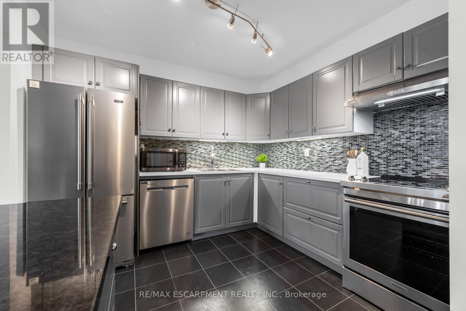 214 - 500 Green Road, Hamilton, Ontario  L8E 3M6 - Photo 11 - X12895862