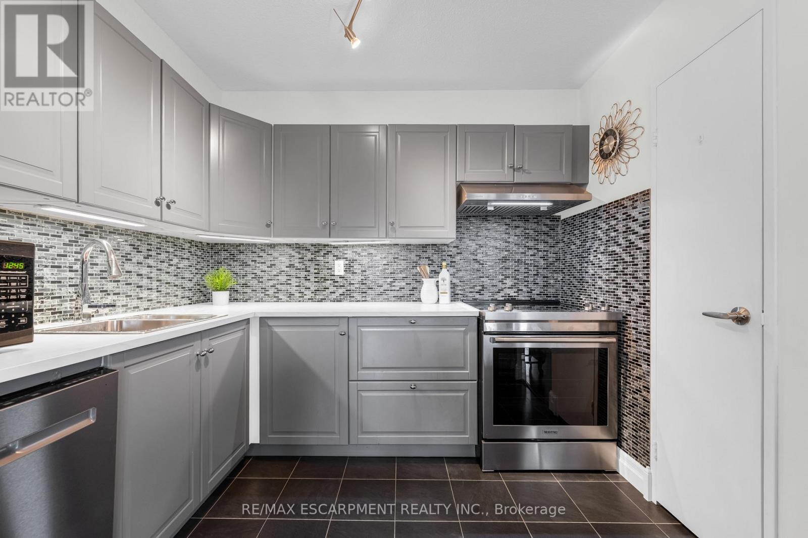 214 - 500 Green Road, Hamilton, Ontario  L8E 3M6 - Photo 12 - X12895862