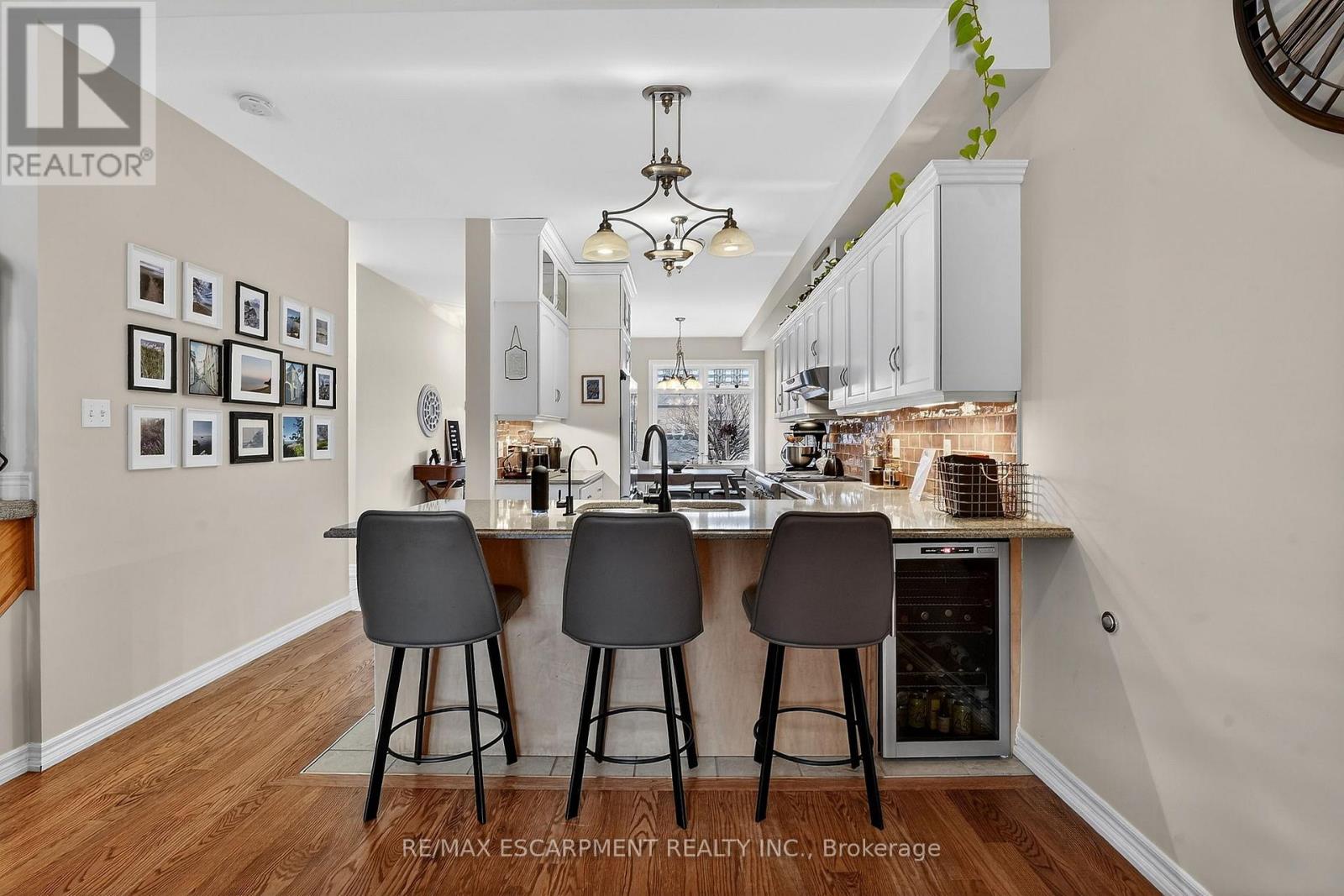 6 Conrad Place, Grimsby, Ontario  L3M 5S5 - Photo 7 - X12895874