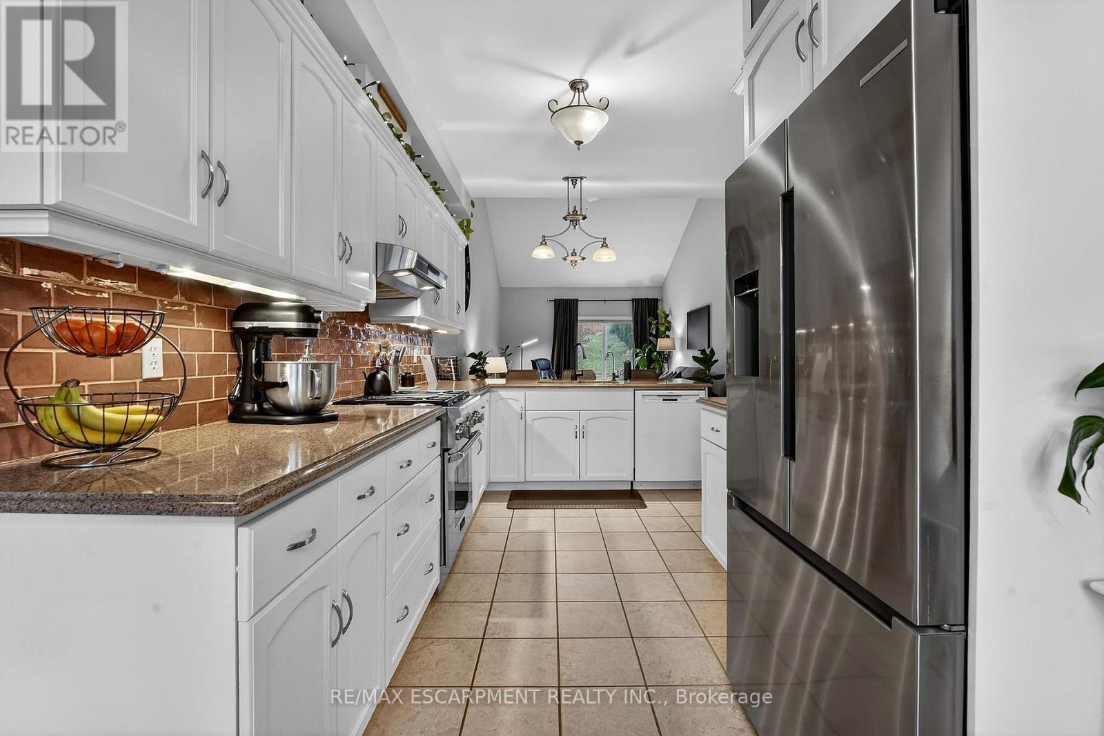 6 Conrad Place, Grimsby, Ontario  L3M 5S5 - Photo 8 - X12895874