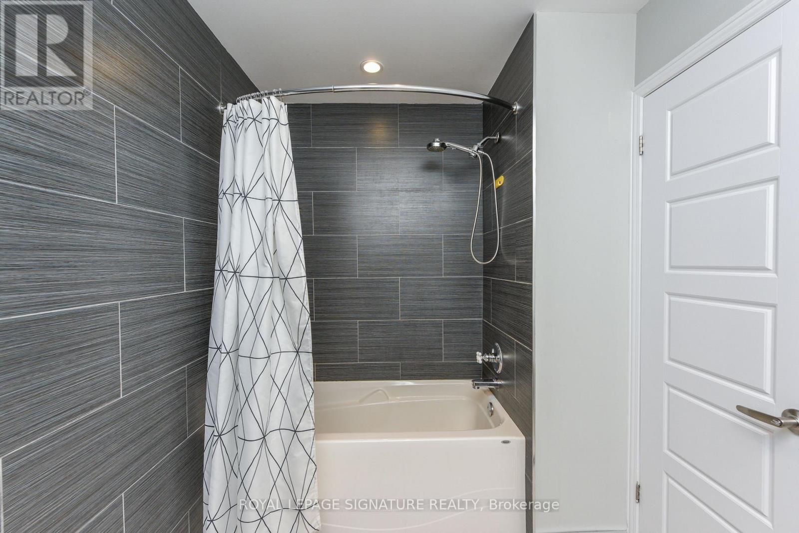 Upper Level - 3162 Folkway Drive, Mississauga, Ontario  L5L 2A3 - Photo 26 - W12895142