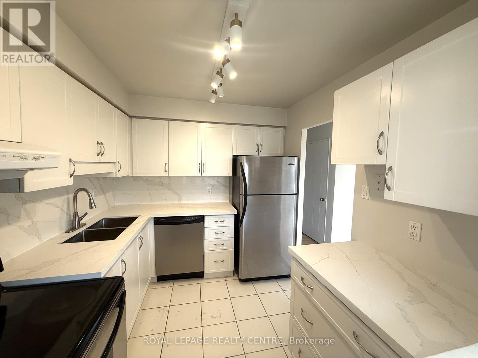 510 - 1110 Walden Circle, Mississauga, Ontario  L5J 4R3 - Photo 8 - W12612066