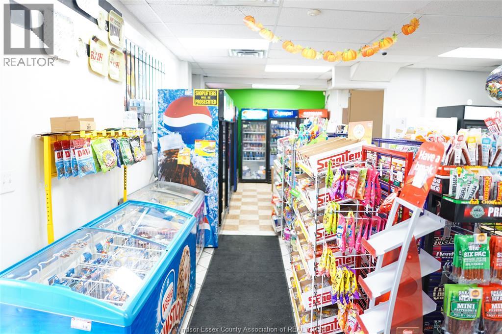 1086-1090 Felix, Windsor, Ontario  N9C 3L5 - Photo 3 - 26005637