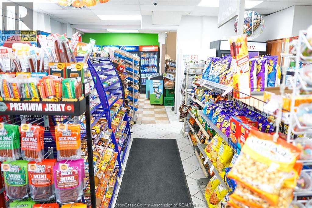 1086-1090 Felix, Windsor, Ontario  N9C 3L5 - Photo 4 - 26005637