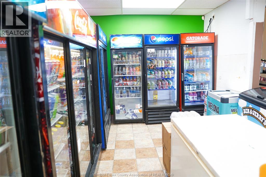 1086-1090 Felix, Windsor, Ontario  N9C 3L5 - Photo 9 - 26005637