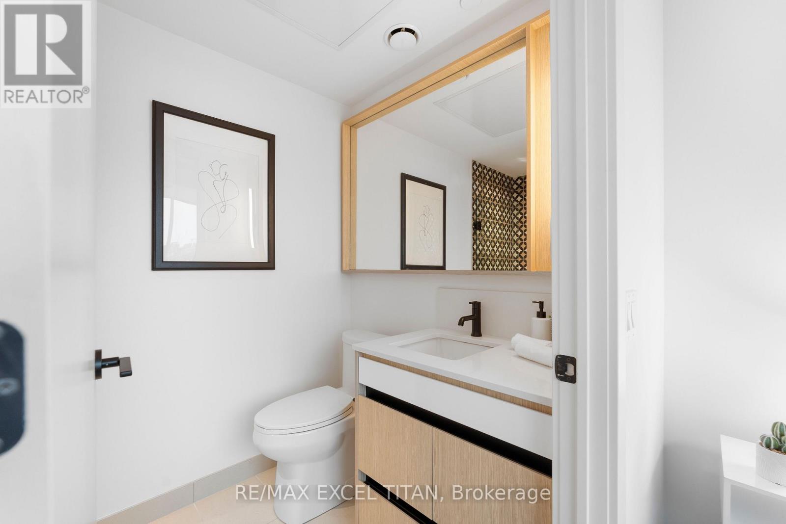703 - 5 Lakeview Avenue, Toronto, Ontario  M6J 0H3 - Photo 20 - C12895656