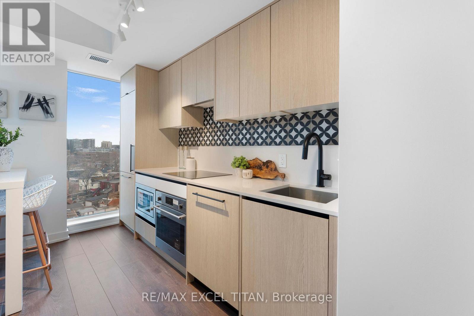 703 - 5 Lakeview Avenue, Toronto, Ontario  M6J 0H3 - Photo 7 - C12895656