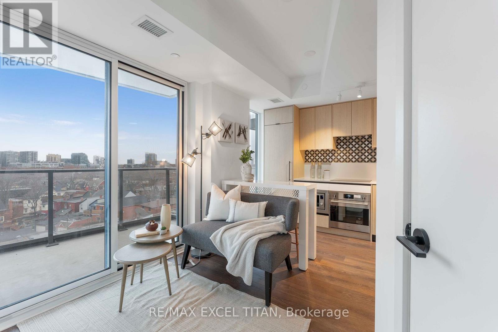 703 - 5 Lakeview Avenue, Toronto, Ontario  M6J 0H3 - Photo 9 - C12895656