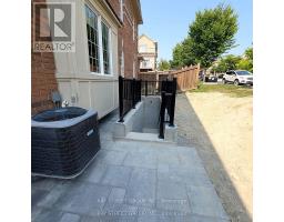 UNIT 2 - 43 HEREFORDSHIRE CRESCENT, Newmarket, Ontario