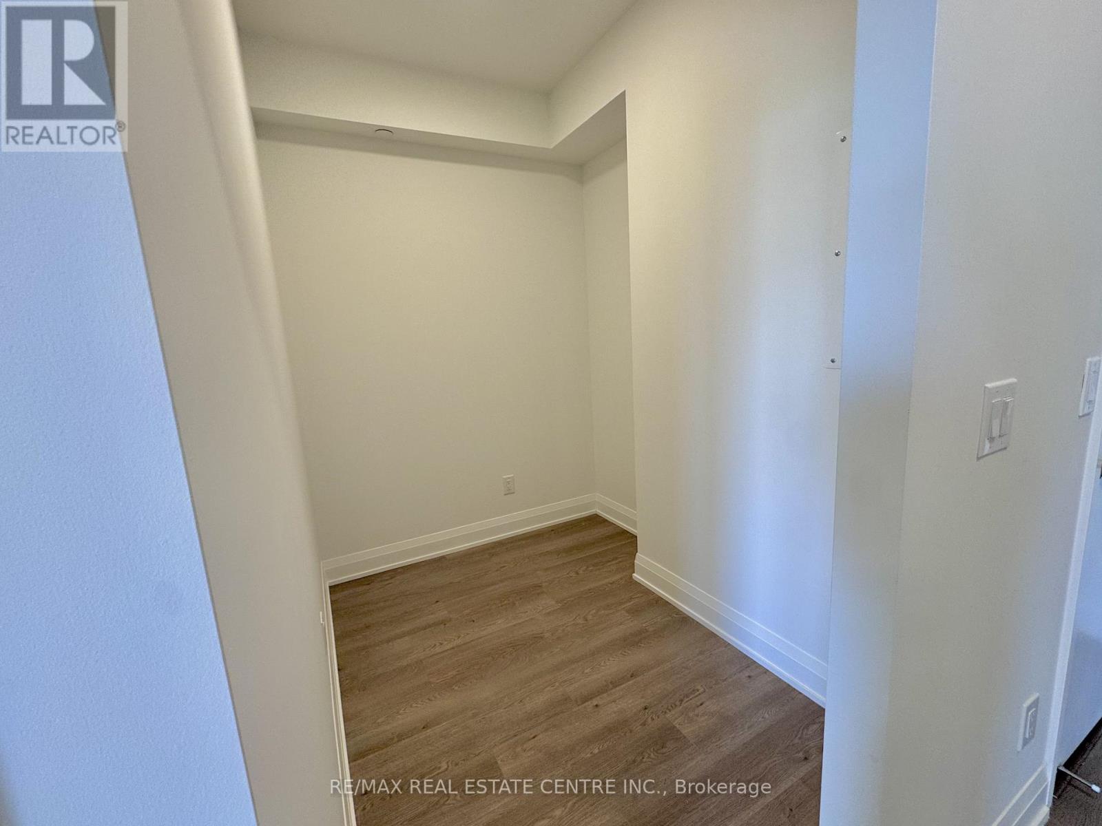 407 - 3250 Carding Mill Trail, Oakville, Ontario  L6M 5T3 - Photo 11 - W12894352