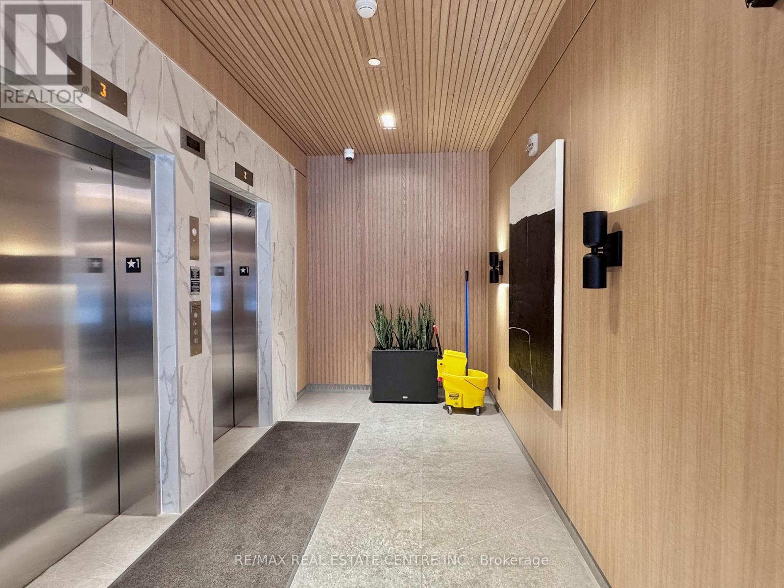 407 - 3250 Carding Mill Trail, Oakville, Ontario  L6M 5T3 - Photo 6 - W12894352