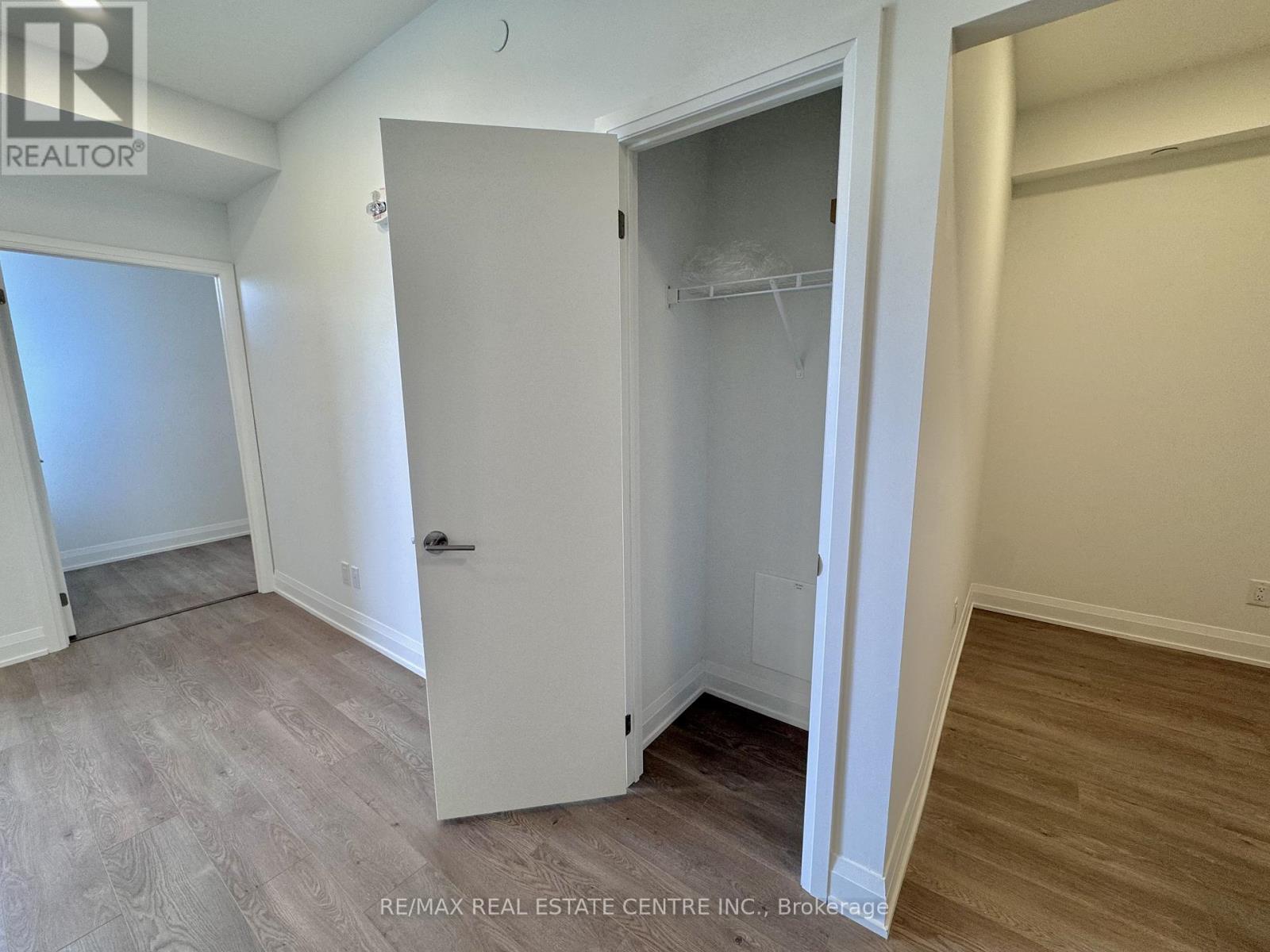 407 - 3250 Carding Mill Trail, Oakville, Ontario  L6M 5T3 - Photo 10 - W12894352