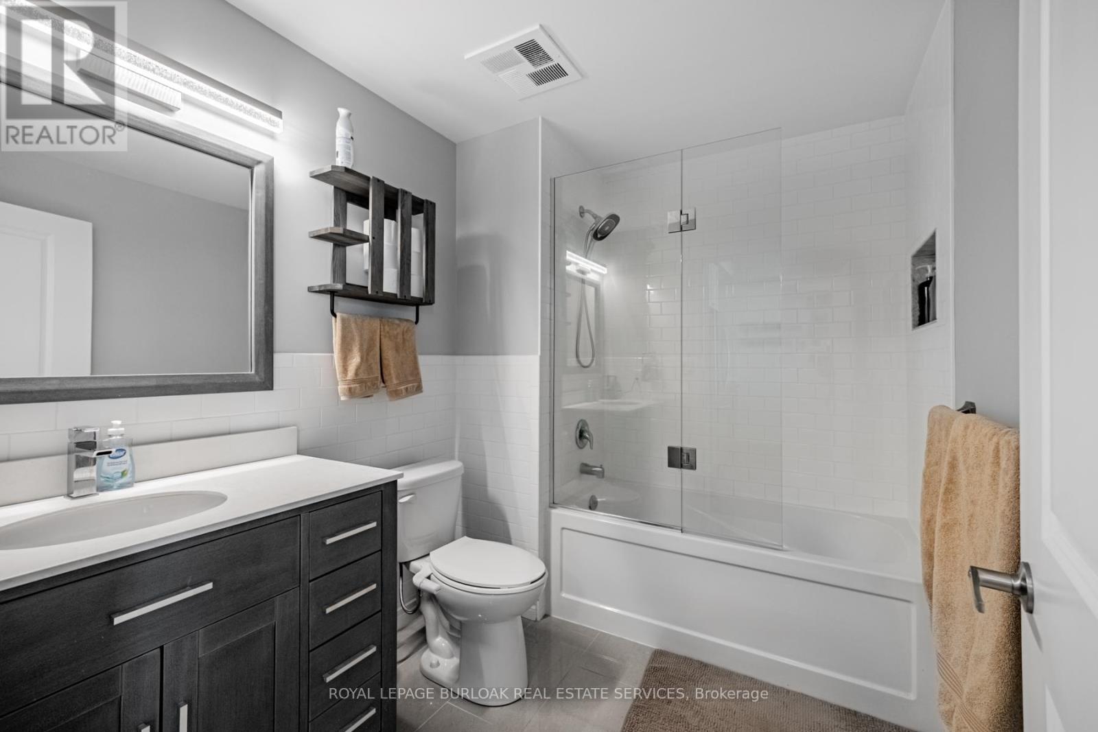 209 - 35 Southshore Crescent, Hamilton, Ontario  L8E 0J2 - Photo 24 - X12895658