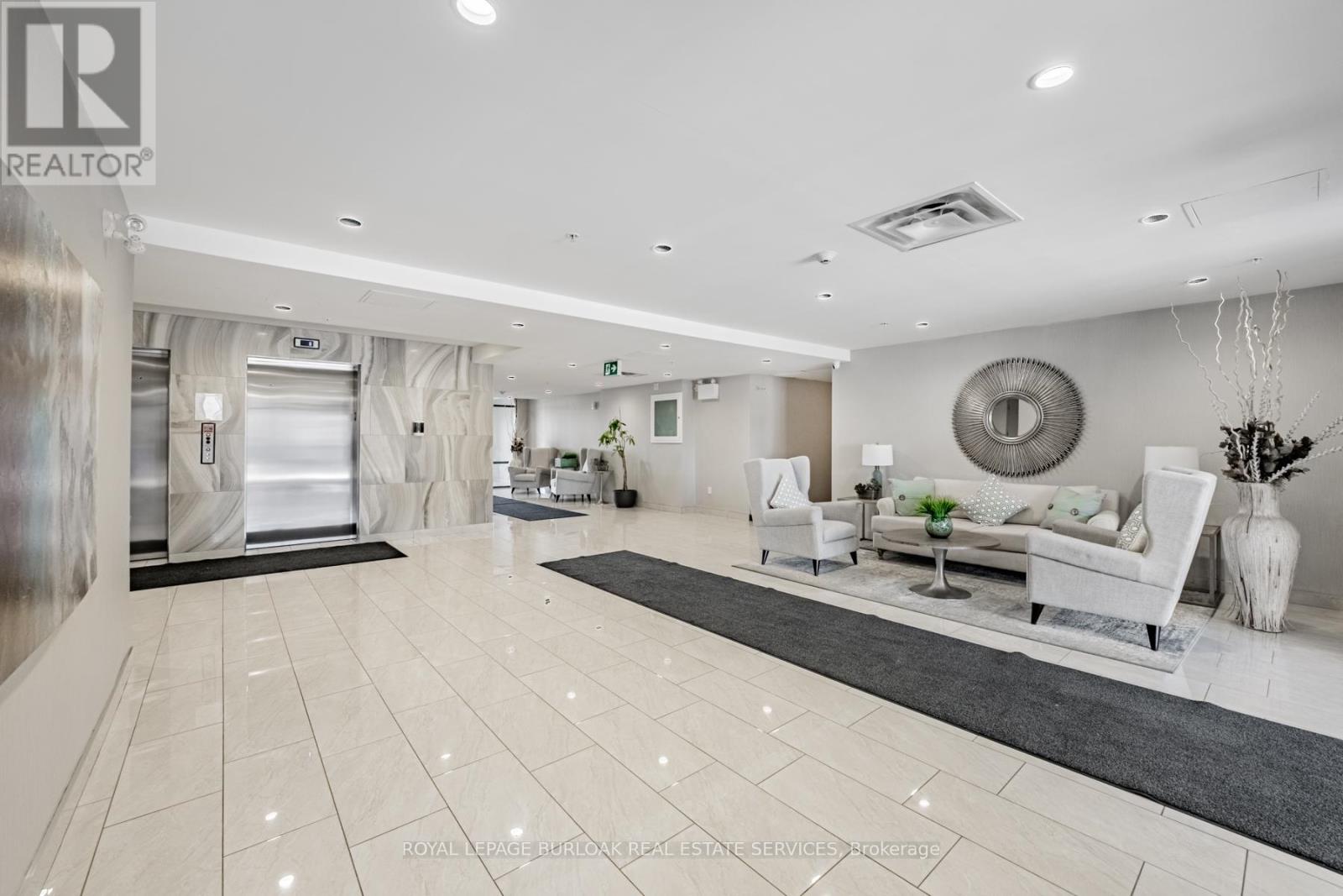 209 - 35 Southshore Crescent, Hamilton, Ontario  L8E 0J2 - Photo 5 - X12895658