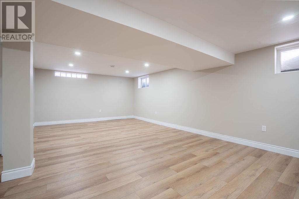 4 Labelle Ave, Sault Ste. Marie, Ontario  P6B 3B9 - Photo 33 - SM260495