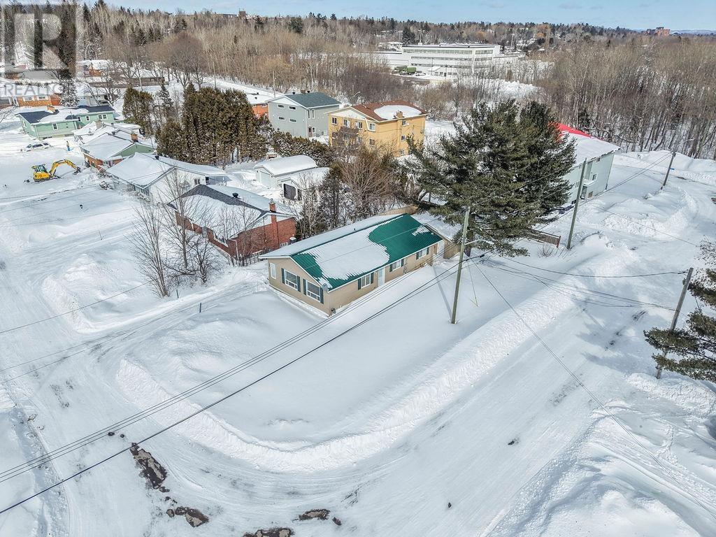 4 Labelle Ave, Sault Ste. Marie, Ontario  P6B 3B9 - Photo 5 - SM260495